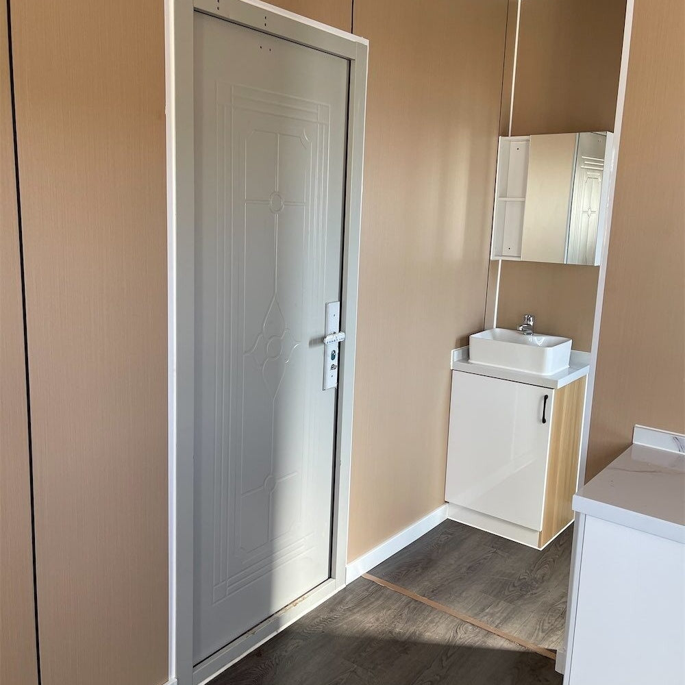 [CLEARANCE] 40ft Container House with 1 Bathroom