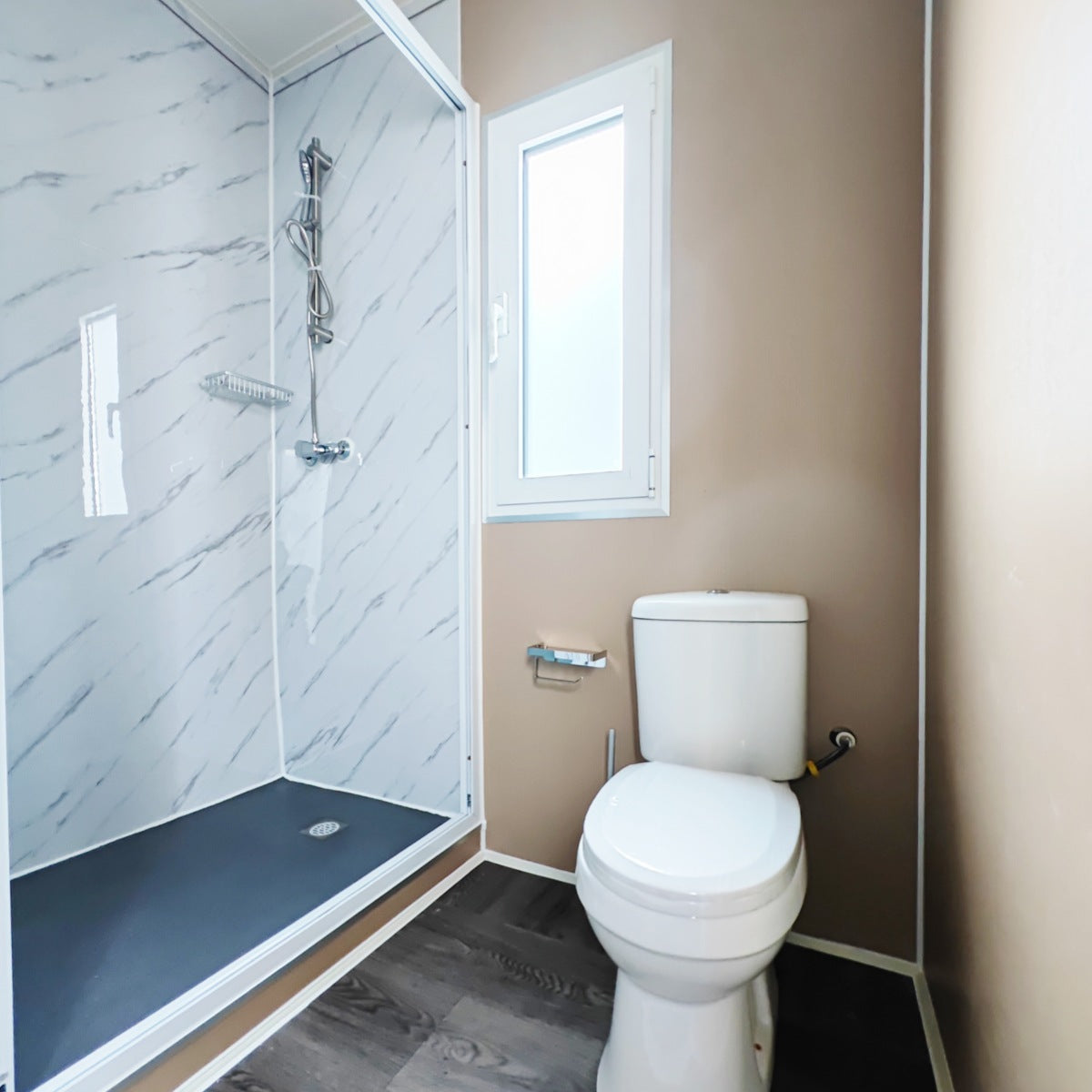 [CLEARANCE] 40ft Container House with 1 Bathroom