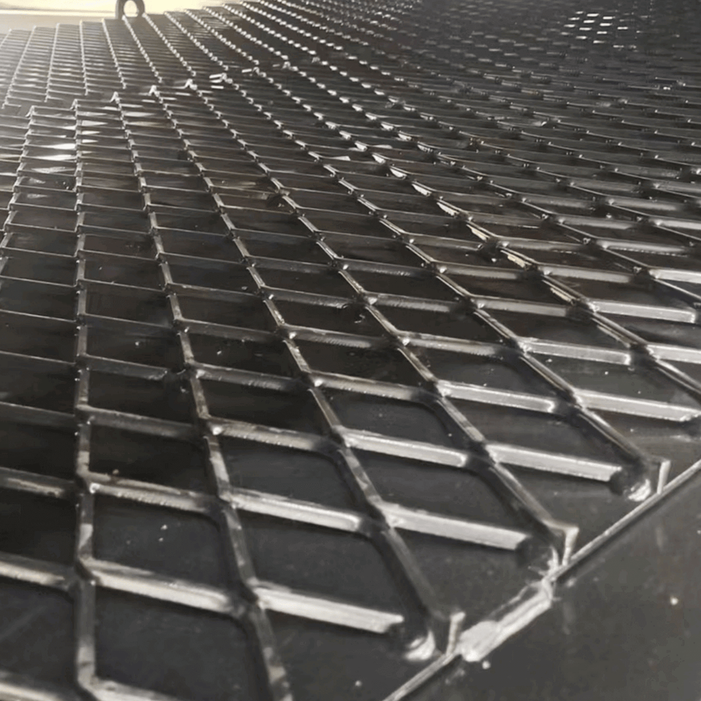 [CLEARANCE] 22,000 lb. Capacity Portable Loading Dock Ramps Yard Ramp