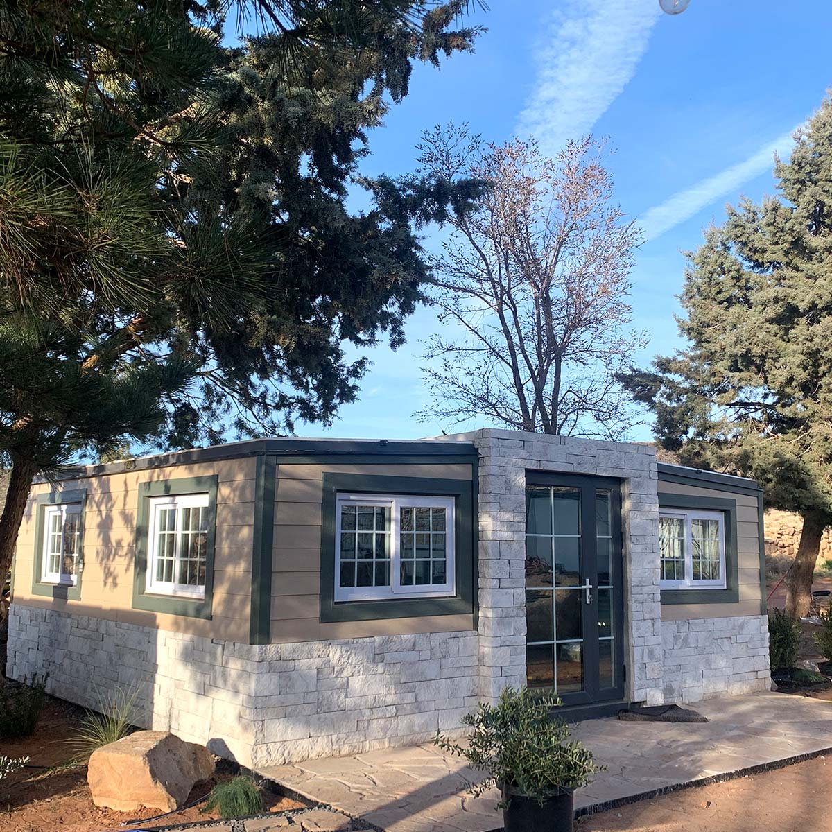 [CLEARANCE] Expandable Prefab House 19ft x 20ft with Cabinet