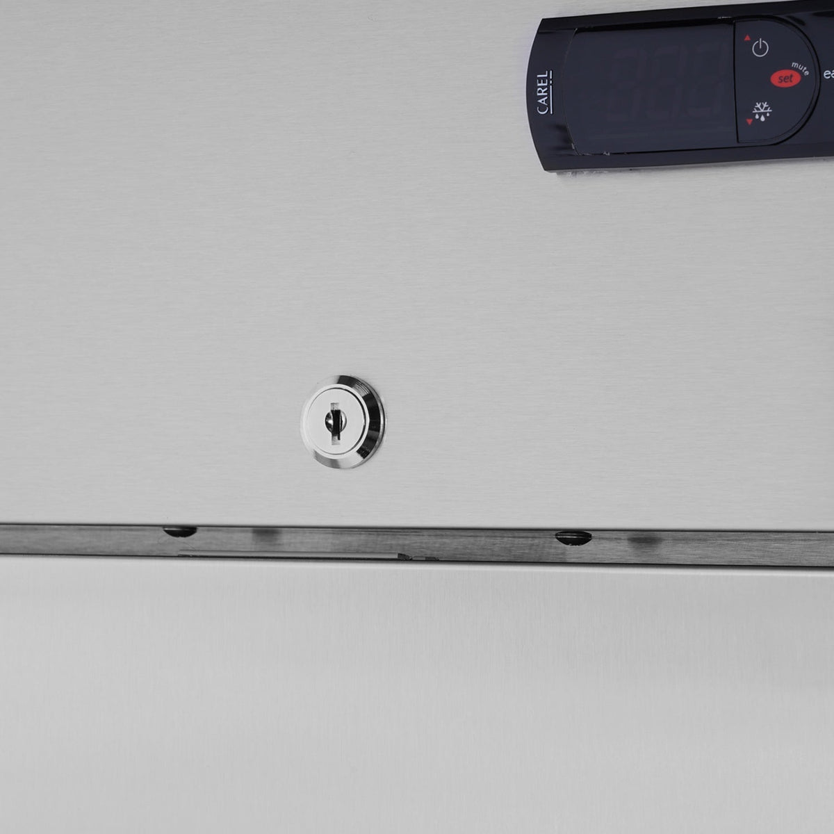 [CLEARANCE] 27"W Single Solid Door Reach-In Refrigerator 19 cu. ft. Commercial Refrigerator