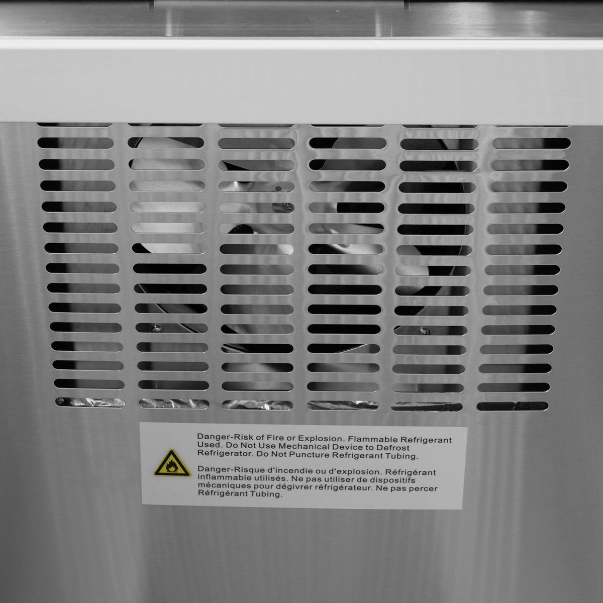 [CLEARANCE] 27"W Single Solid Door Reach-In Refrigerator 19 cu. ft. Commercial Refrigerator