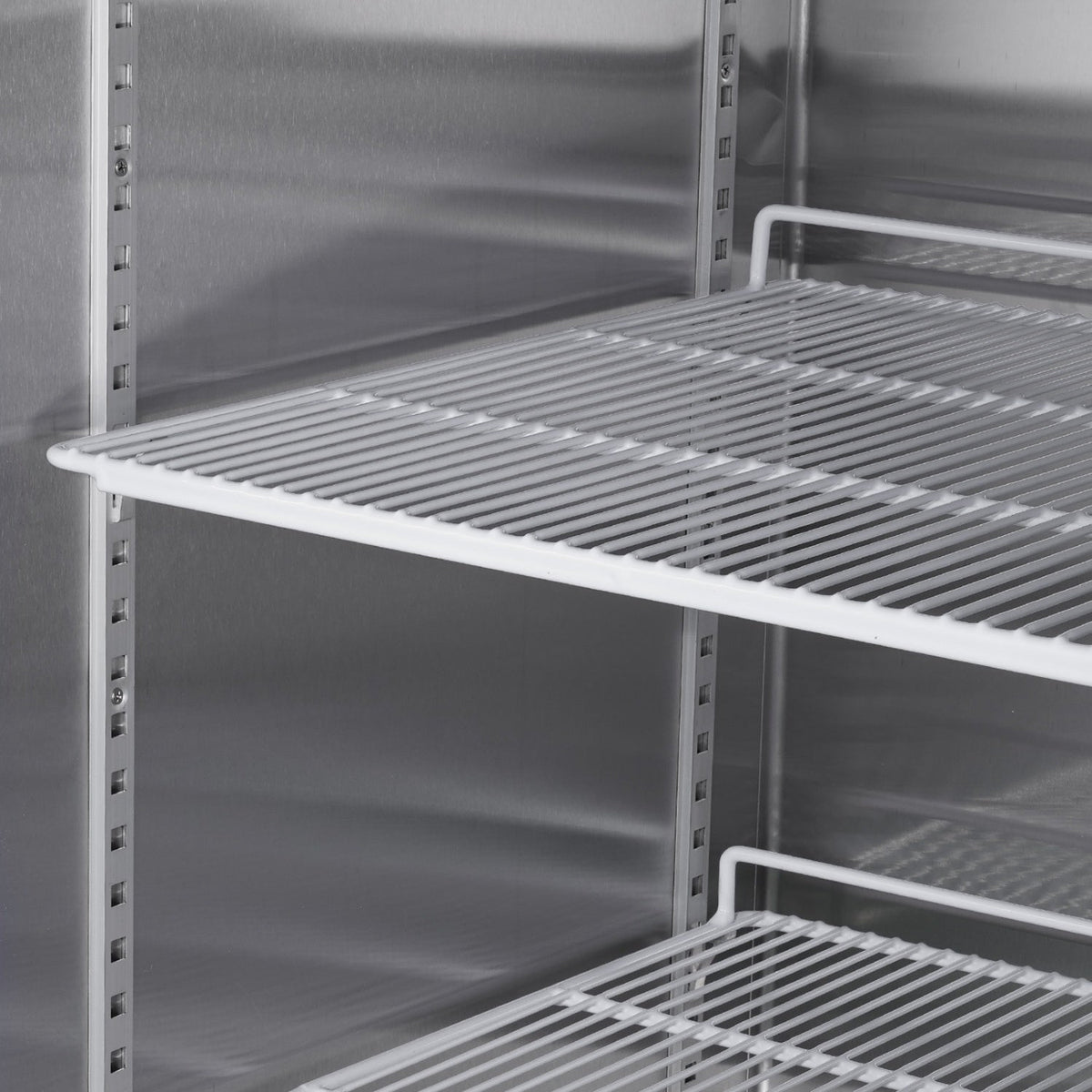[CLEARANCE] 27"W Single Solid Door Reach-In Refrigerator 19 cu. ft. Commercial Refrigerator